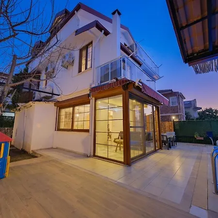 Ilyaholidayhomes Ekinoks ヴィラ *