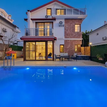 Ilyaholidayhomes Ekinoks フェティエ