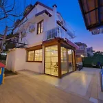 Ilyaholidayhomes Ekinoks Villa *