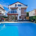 Ilyaholidayhomes Ekinoks Villa