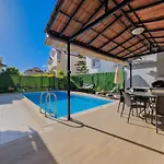 Ilyaholidayhomes Ekinoks Villa *