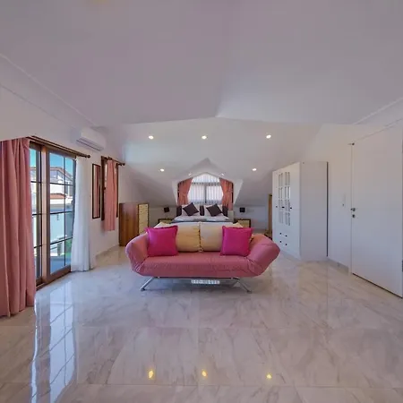 Ilyaholidayhomes Ekinoks فيلة