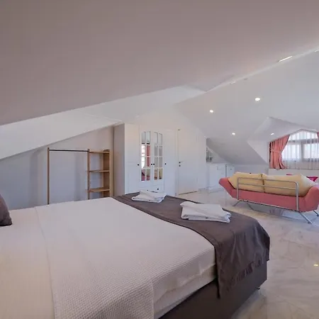 فيلة Ilyaholidayhomes Ekinoks *