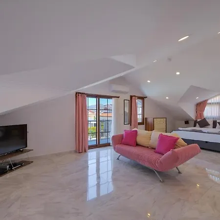 Villa Ilyaholidayhomes Ekinoks