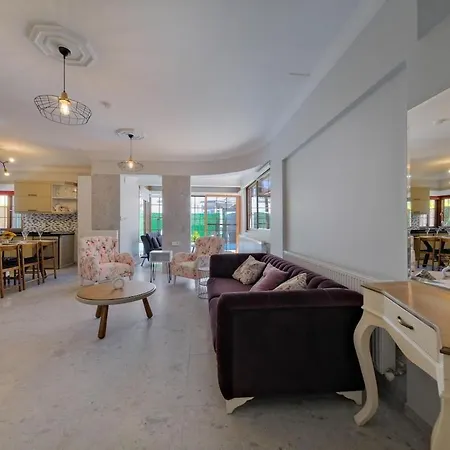 Villa Ilyaholidayhomes Ekinoks