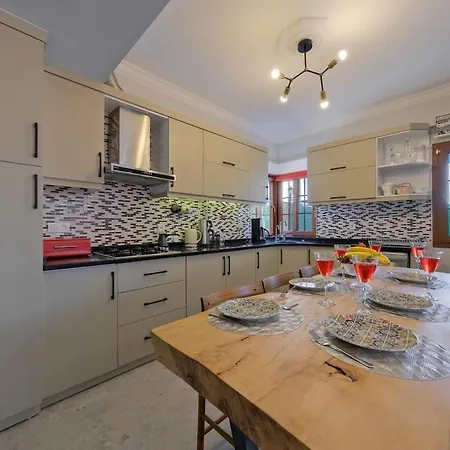 Ilyaholidayhomes Ekinoks *