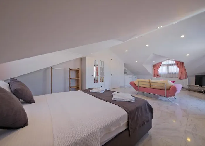 Βίλα Ilyaholidayhomes Ekinoks *